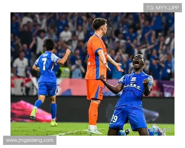 多拉多斯迎战瓜达拉哈拉 双方激战成焦点对决